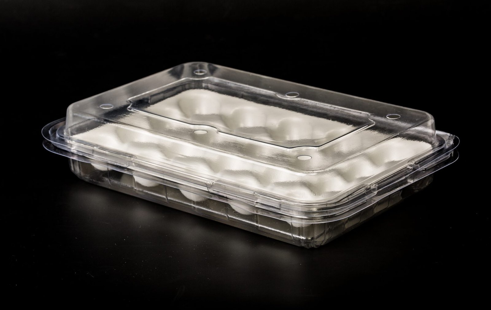 Clear PET fruit clamshell with moulded cavity tray by ZENYARE
